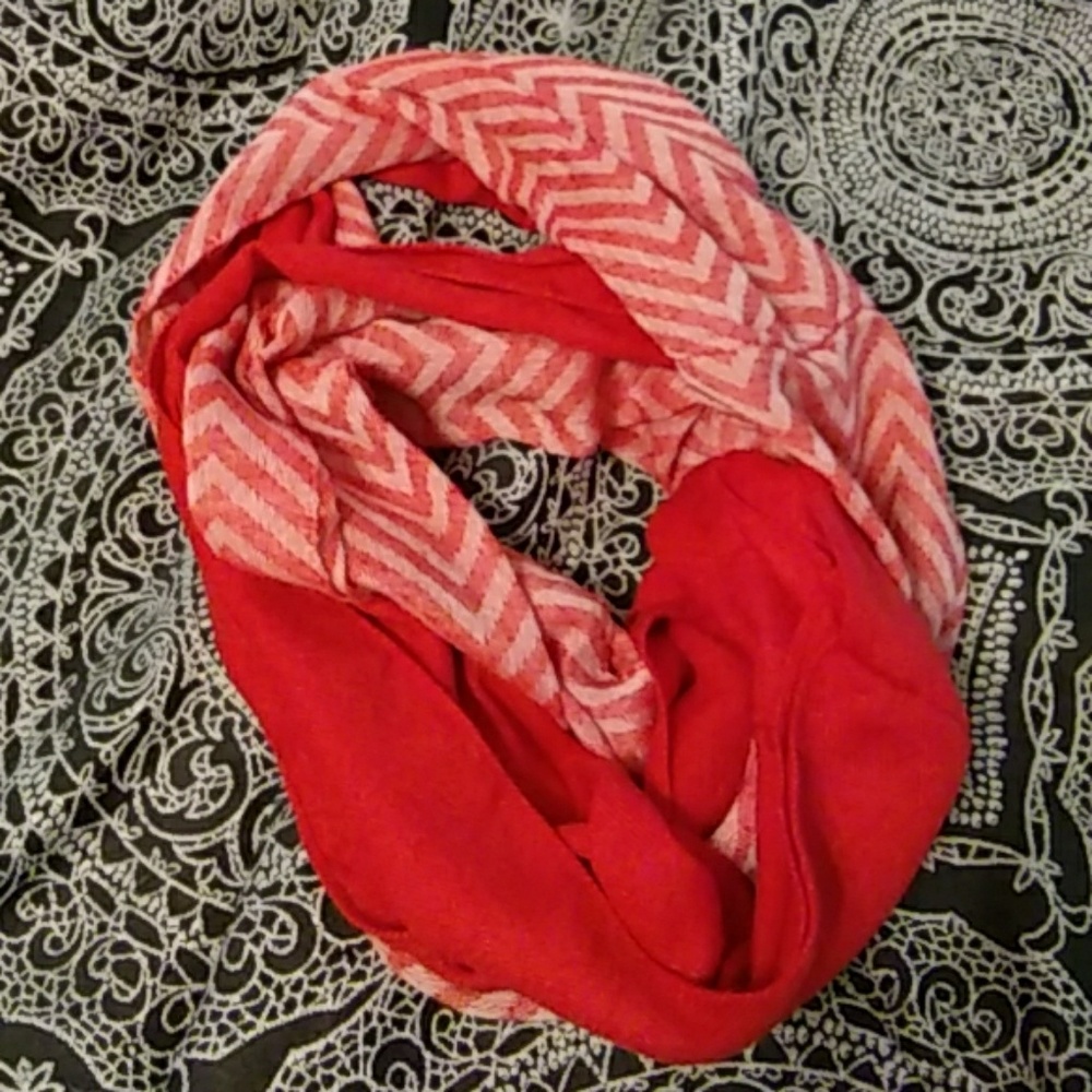 Chunky red infinisty scarf